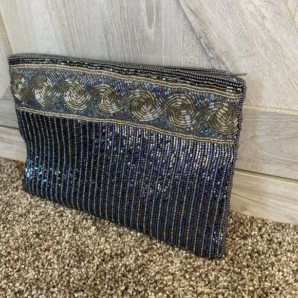 Vintage and stunning, La Regale hand beaded hand bag/clutch Blue Silver - Picture 4 of 9